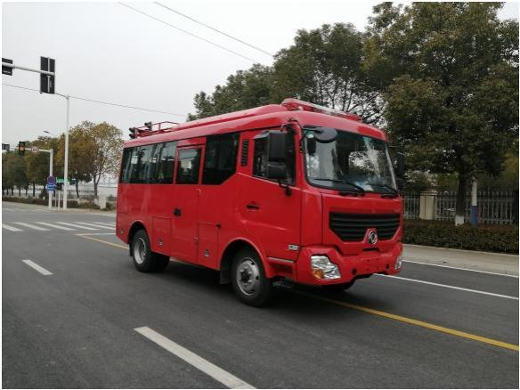 東風四驅森林越野運兵車